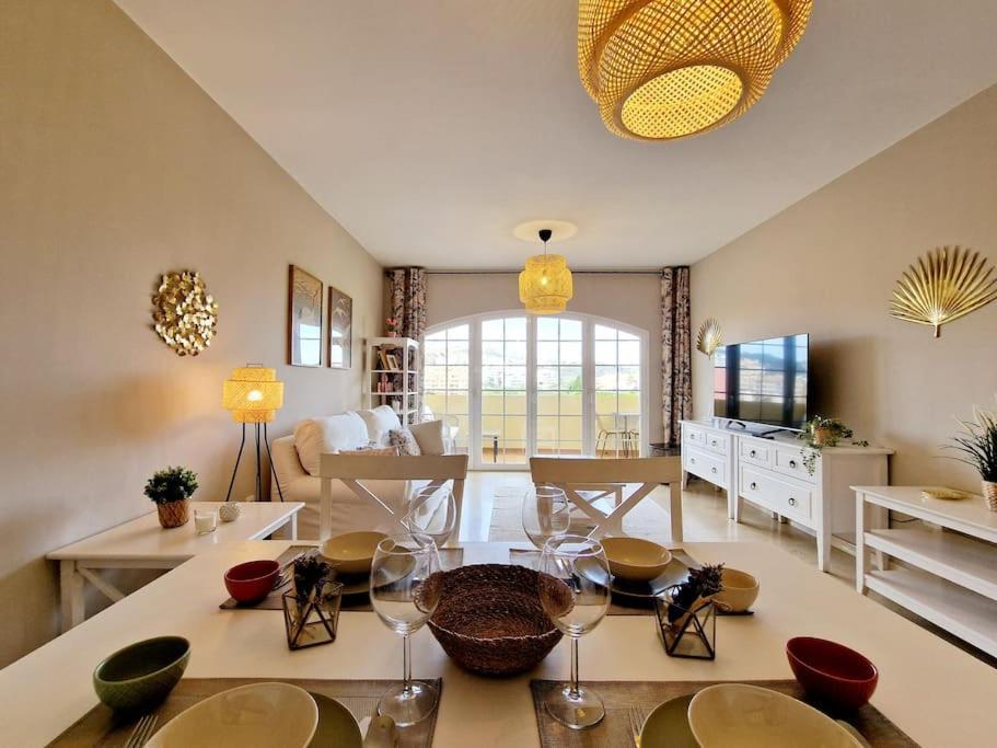 Royal Golf View: 2Br, Pools & Ac Apartment Sitio de Calahonda Exterior photo