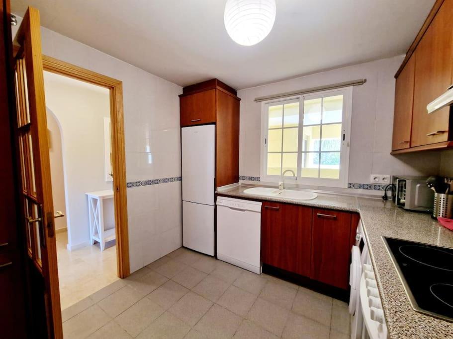 Royal Golf View: 2Br, Pools & Ac Apartment Sitio de Calahonda Exterior photo
