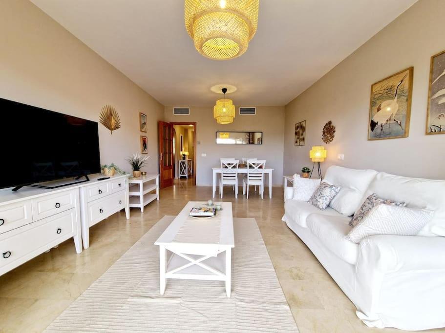 Royal Golf View: 2Br, Pools & Ac Apartment Sitio de Calahonda Exterior photo