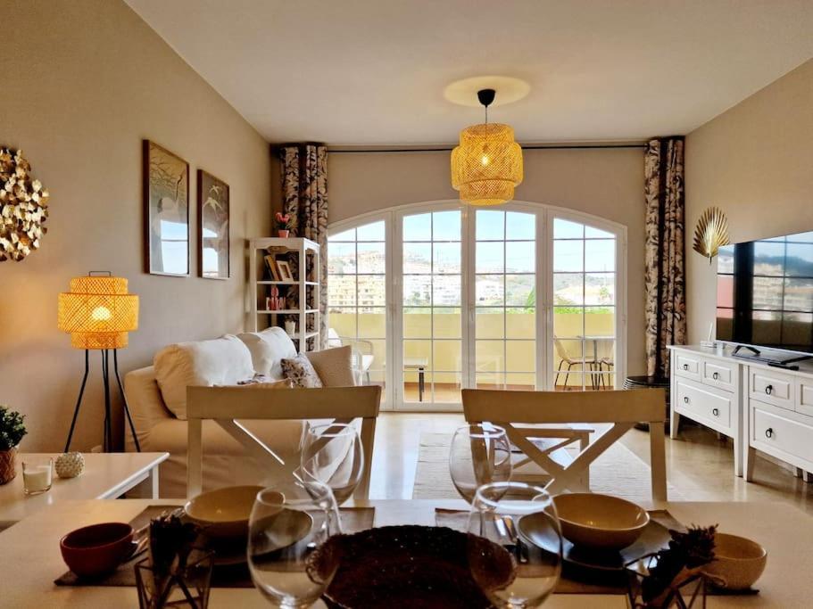 Royal Golf View: 2Br, Pools & Ac Apartment Sitio de Calahonda Exterior photo