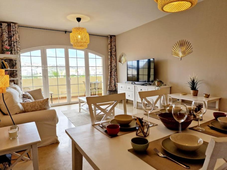 Royal Golf View: 2Br, Pools & Ac Apartment Sitio de Calahonda Exterior photo